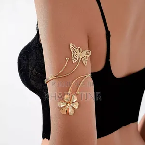 Des Chaînes Et Des Bracelets Brachare
