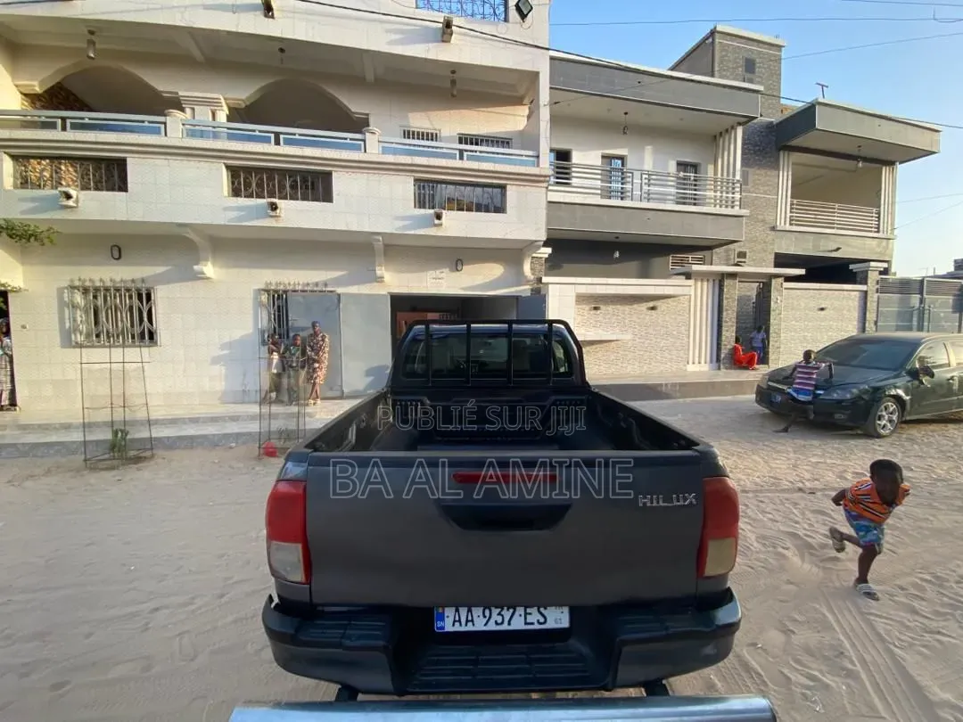 Toyota Hilux 2018 Gris