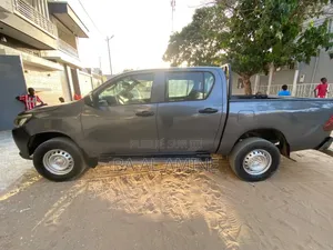 Toyota Hilux 2018 Gris