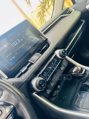Toyota RAV4 XLE Premium 2021 Blanc