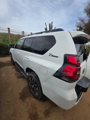 Toyota Land Cruiser Prado 2021 Blanc