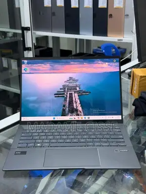 Nouveau Asus Zenbook 14 OLED 8GB Intel Core Ultra 5 SSD 512GB