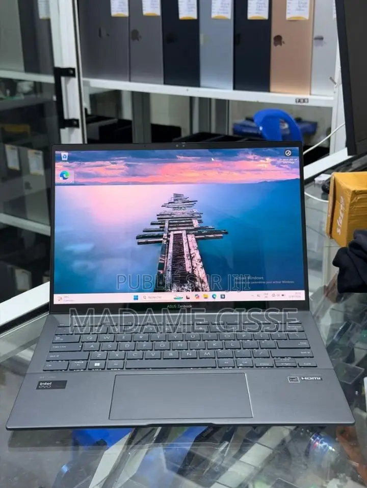 Nouveau Asus Zenbook 14 OLED 8GB Intel Core Ultra 5 SSD 512GB