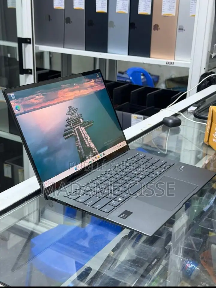 Nouveau Asus Zenbook 14 OLED 8GB Intel Core Ultra 5 SSD 512GB