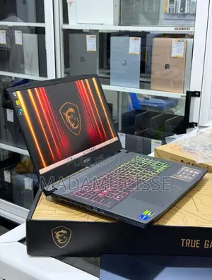 Nouveau Ordinateur portable MSI Katana 15 16GB Intel Core i7 SSD 1T