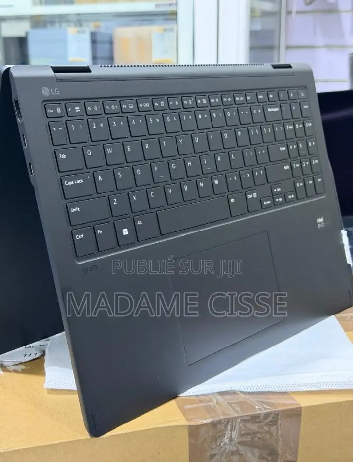 Nouveau LG Gram 15.6 16GB Intel Core Ultra 7 SSD 512GB