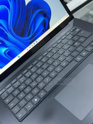 Nouveau Microsoft Surface Laptop 5 16GB Intel Core i7 SSD 1T