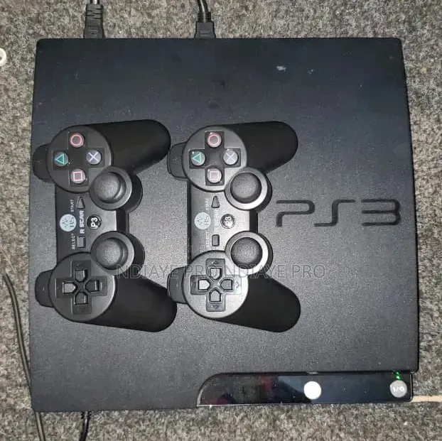 PS3 Slim Venant Complet Avec Des Jeux