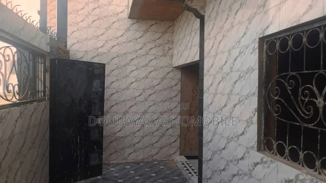 4chbre Villa dans Malicounda, Thiès Sud à Vendre