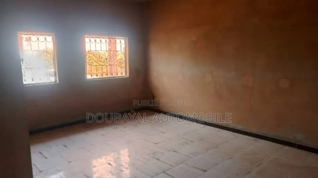 4chbre Villa dans Malicounda, Thiès Sud à Vendre