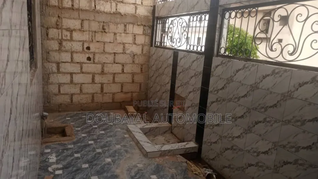 4chbre Villa dans Malicounda, Thiès Sud à Vendre