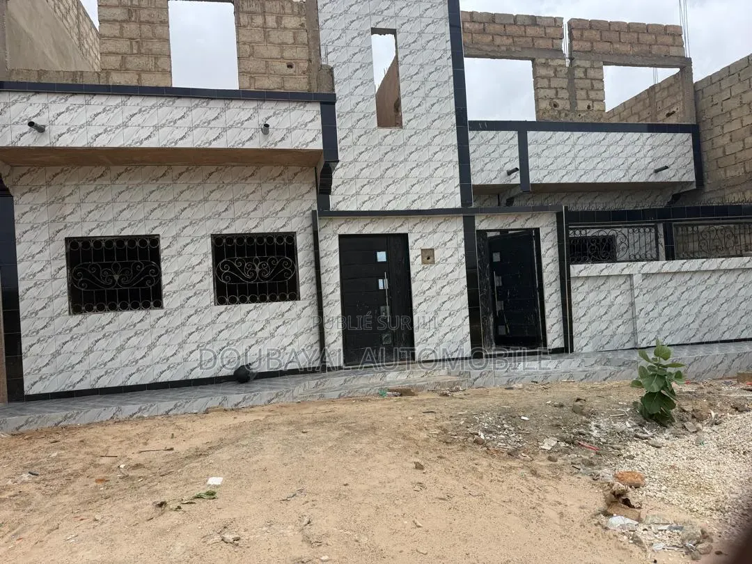 4chbre Villa dans Malicounda, Thiès Sud à Vendre