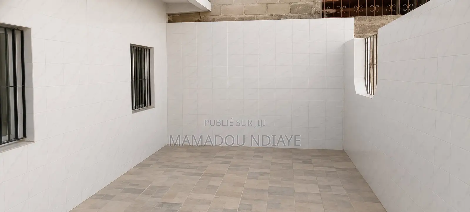 6chbre Villa dans R+2, Guediawaye à Vendre