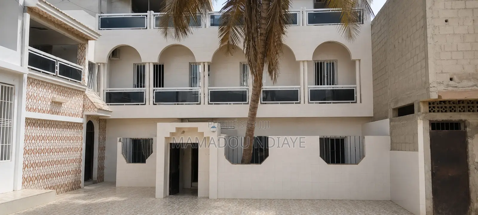 6chbre Villa dans R+2, Guediawaye à Vendre
