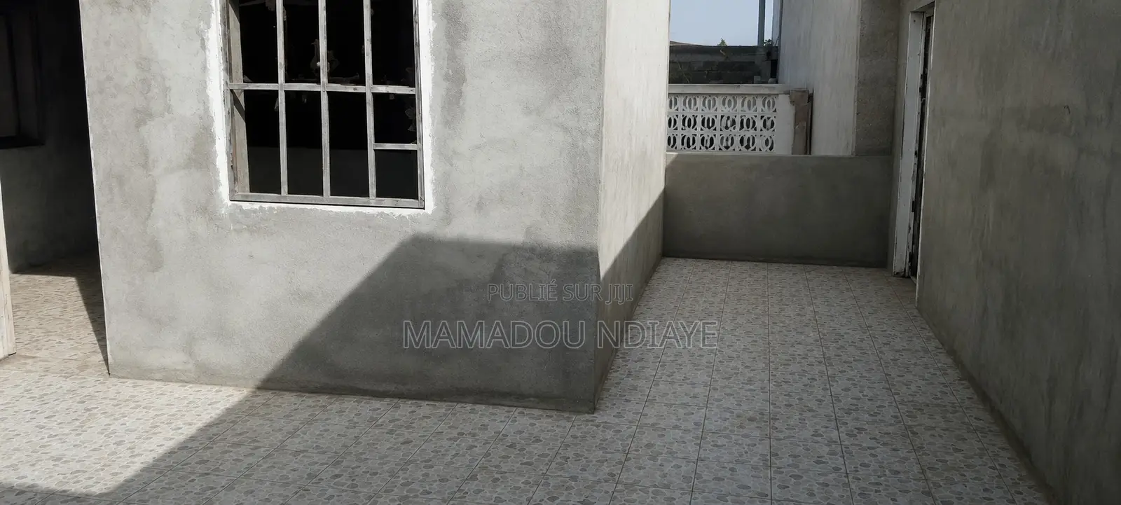 6chbre Villa dans R+2, Guediawaye à Vendre