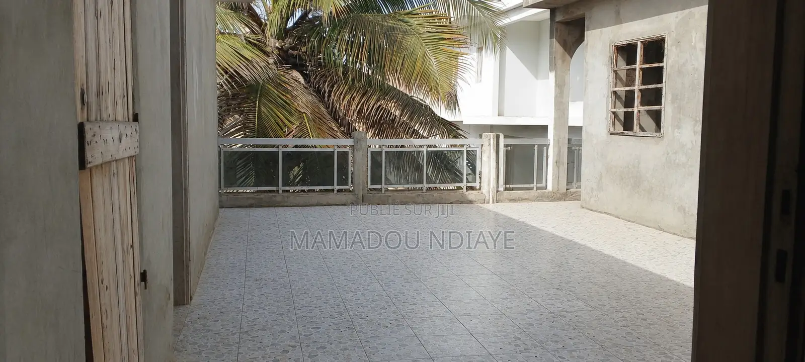6chbre Villa dans R+2, Guediawaye à Vendre