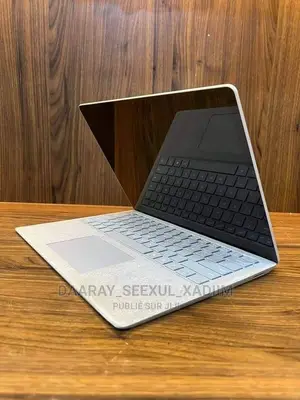 New Microsoft Surface Laptop 2 16GB Intel Core I7 SSD 512GB