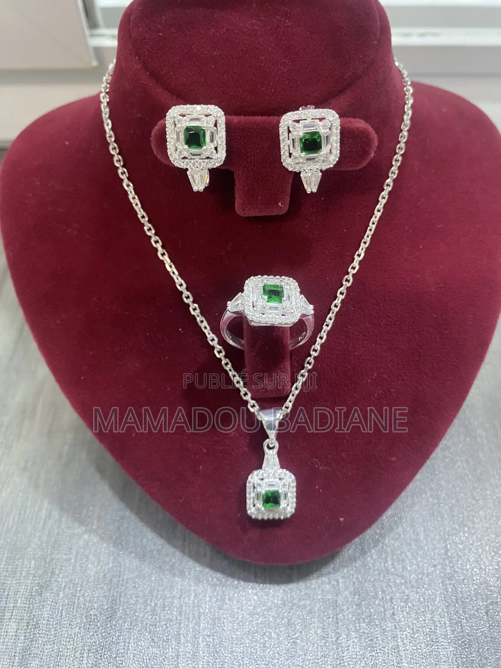 Collier ,Boucles D’oreilles,pendentif Et Bagues Pour Femme