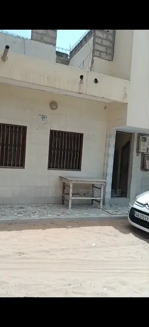 3chbre Villa dans Nord Foire, Dakar Plateau à Vendre