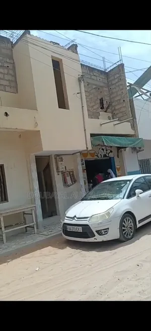 3chbre Villa dans Nord Foire, Dakar Plateau à Vendre