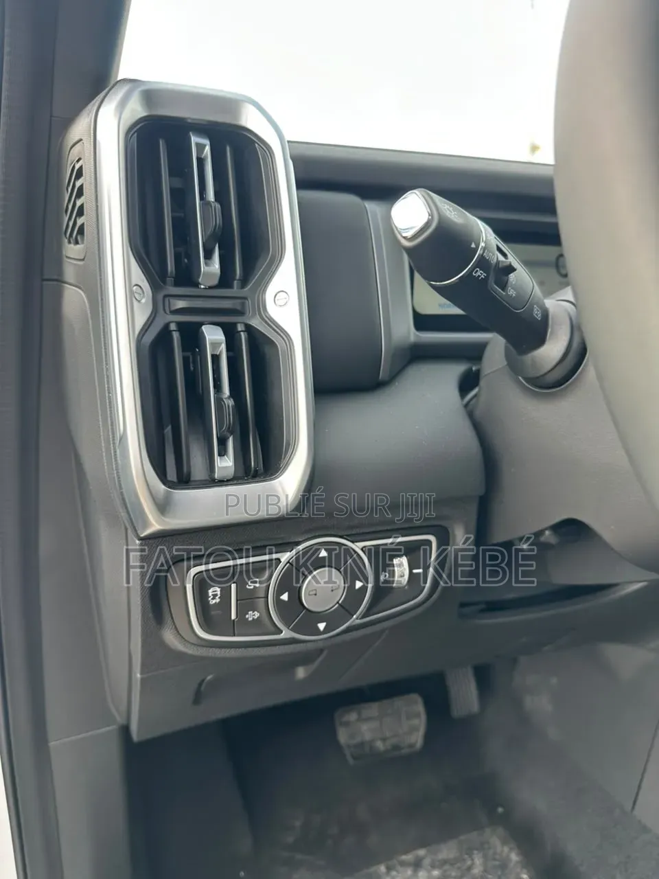 Nouveau Voiture 2025 Gris