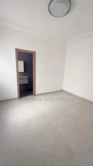 4chbre Villa dans Aparament À Vendre, Dakar Plateau à Vendre