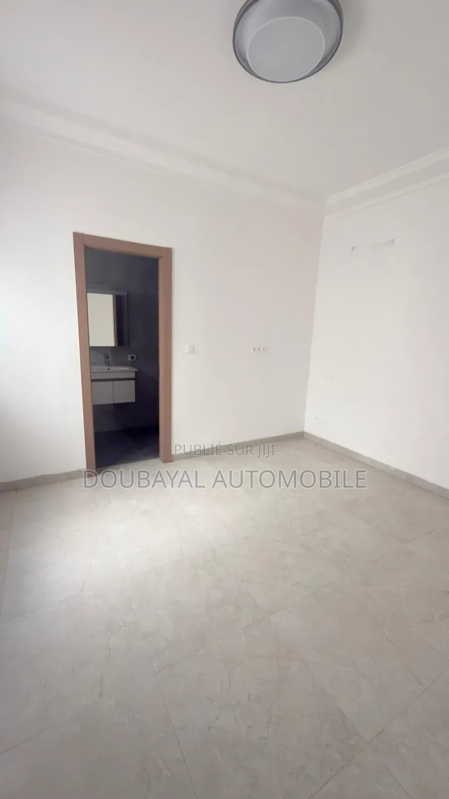 4chbre Villa dans Aparament À Vendre, Dakar Plateau à Vendre