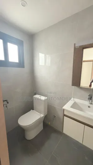 4chbre Villa dans Aparament À Vendre, Dakar Plateau à Vendre