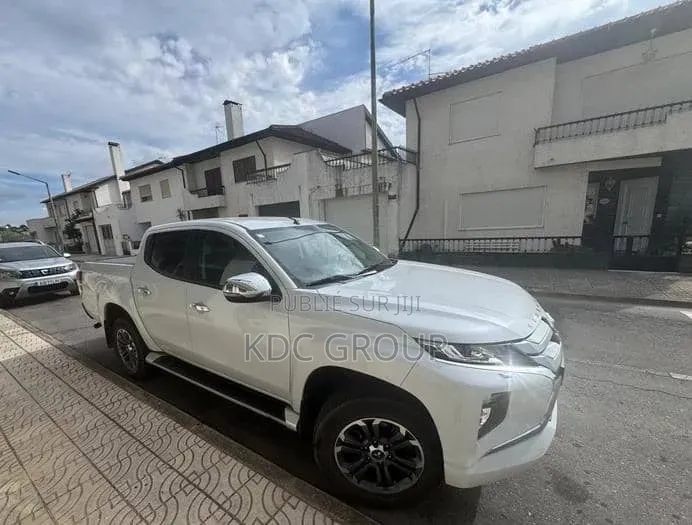 Mitsubishi L200 2022 Blanc
