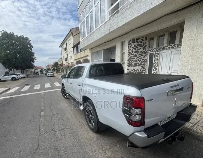 Mitsubishi L200 2022 Blanc