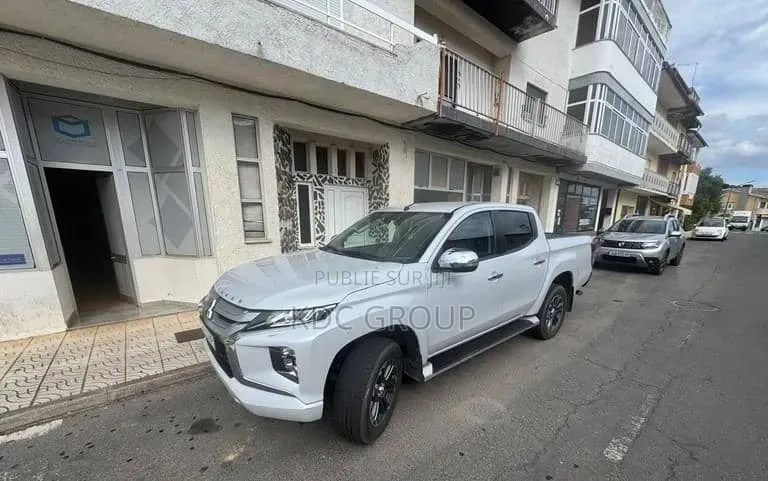 Mitsubishi L200 2022 Blanc