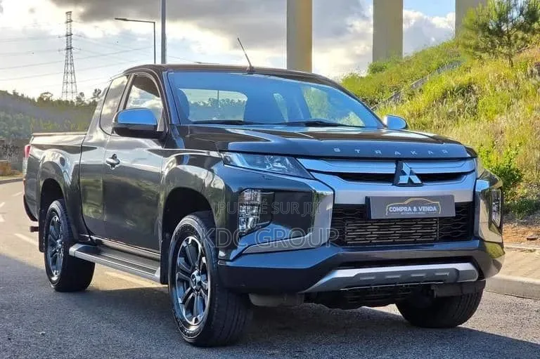 Mitsubishi L200 2021 Gris