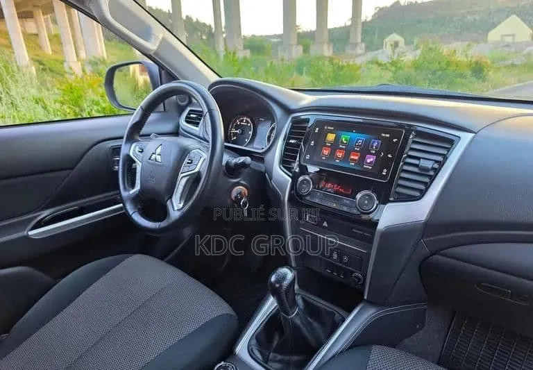 Mitsubishi L200 2021 Gris