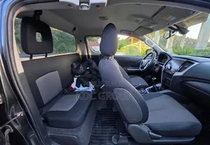 Mitsubishi L200 2021 Gris