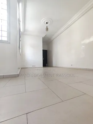 1chbre Appartement dans , Yoff à Louer