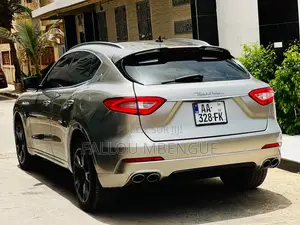 Maserati Levante 2017 Gris