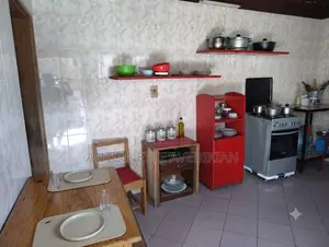 Meublé 5chbre Villa dans Thiès Sud à Vendre