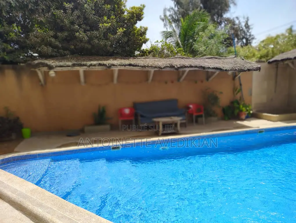Auberge À Vendre À Joal