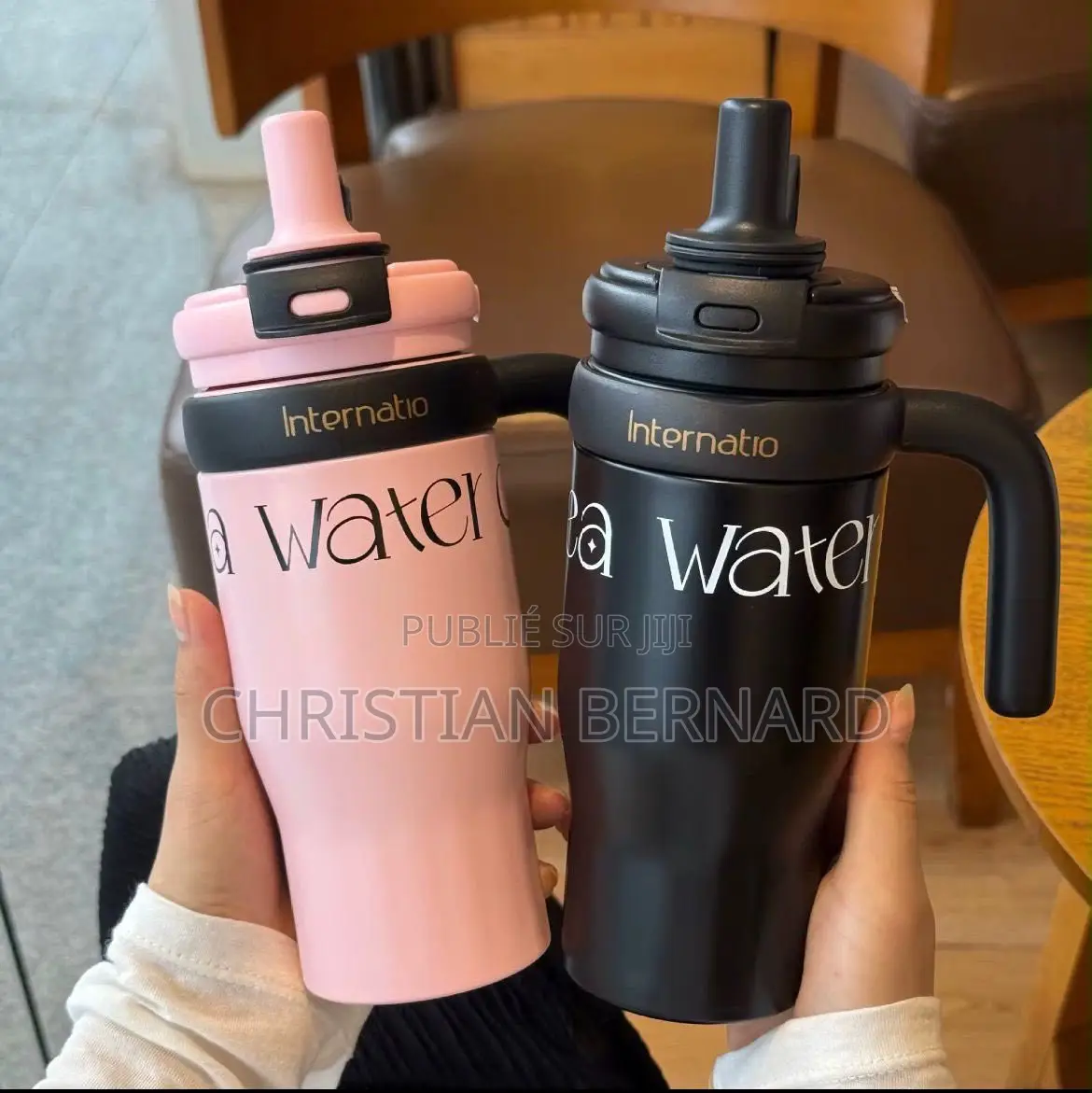 Gourde Isotherme Tumbler Avec Poignée Et Paille – (750ml / 900ml)