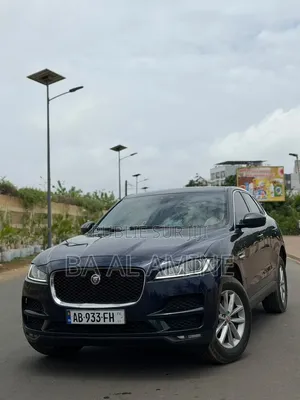 Jaguar F-Pace 2017 Bleu