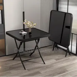 Table Pliable en Verre Noir Et Structure en Métal Noir