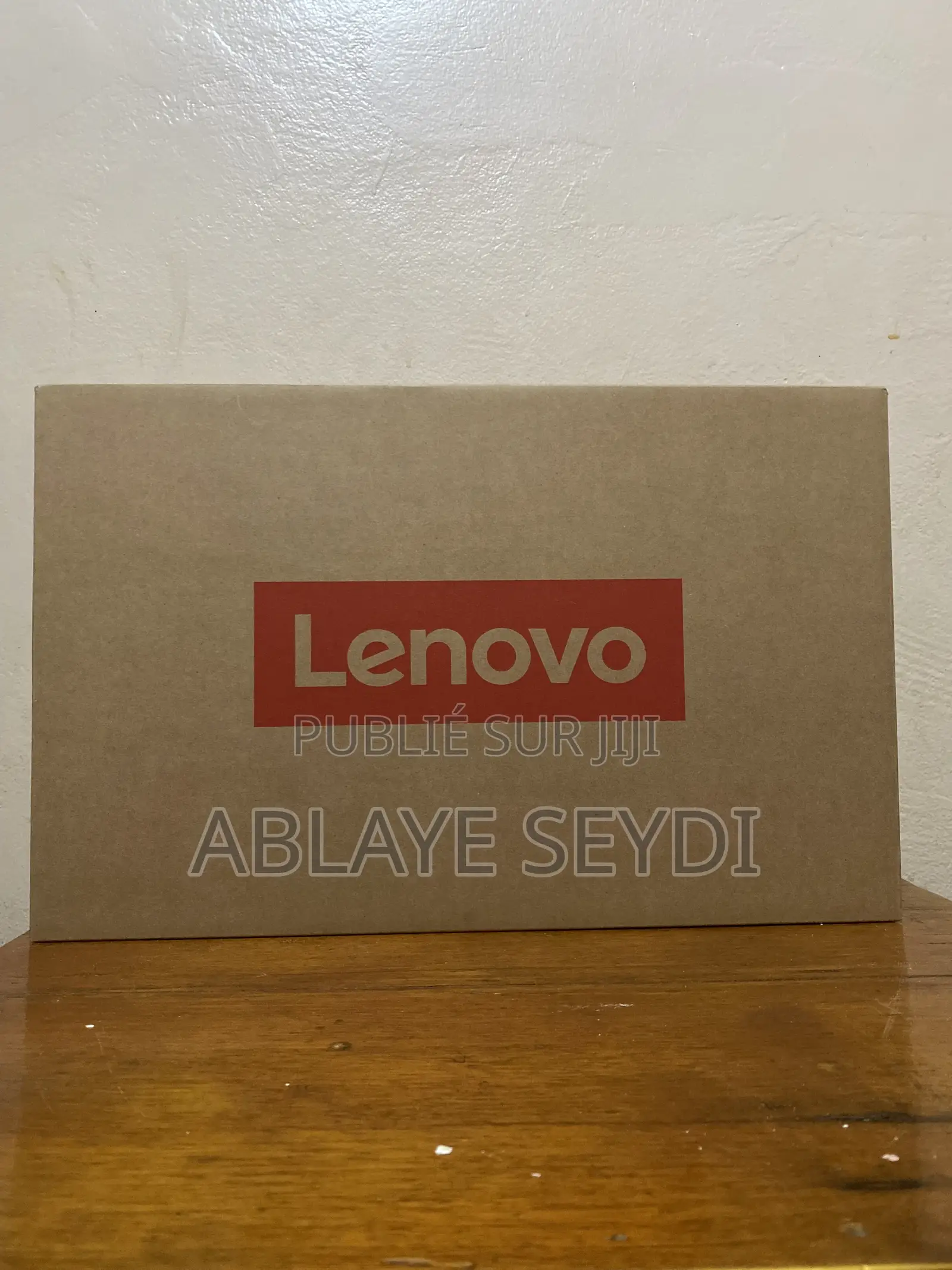 Nouveau Ordinateur portable Lenovo V15 8GB AMD Ryzen 3 SSD 512GB