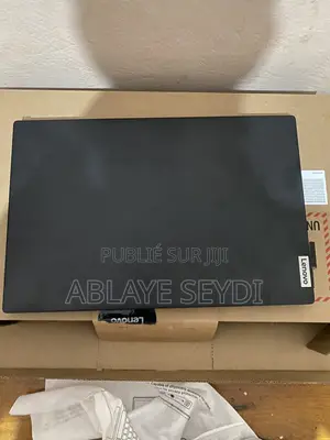 Nouveau Ordinateur portable Lenovo V15 8GB AMD Ryzen 3 SSD 512GB