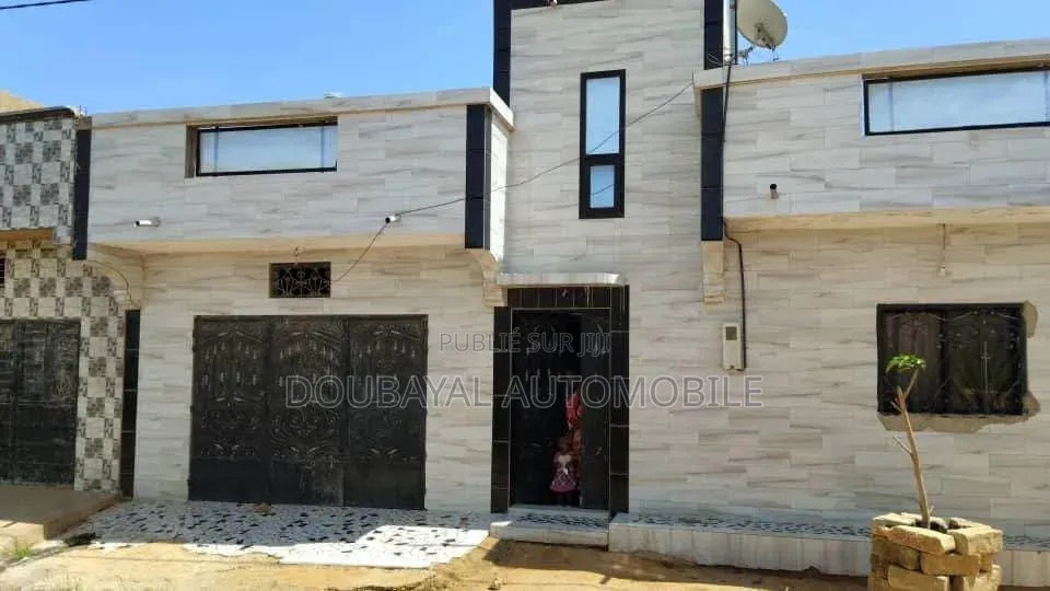 4chbre Villa dans Mbour Espagne🇪🇸 2, Thiès Sud à Vendre