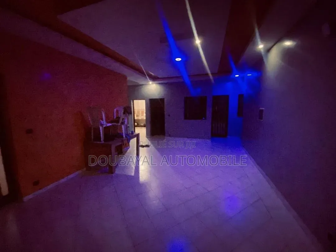 4chbre Villa dans Mbour Espagne🇪🇸 2, Thiès Sud à Vendre
