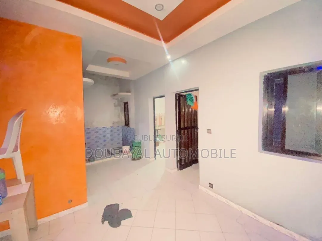 4chbre Villa dans Mbour Espagne🇪🇸 2, Thiès Sud à Vendre