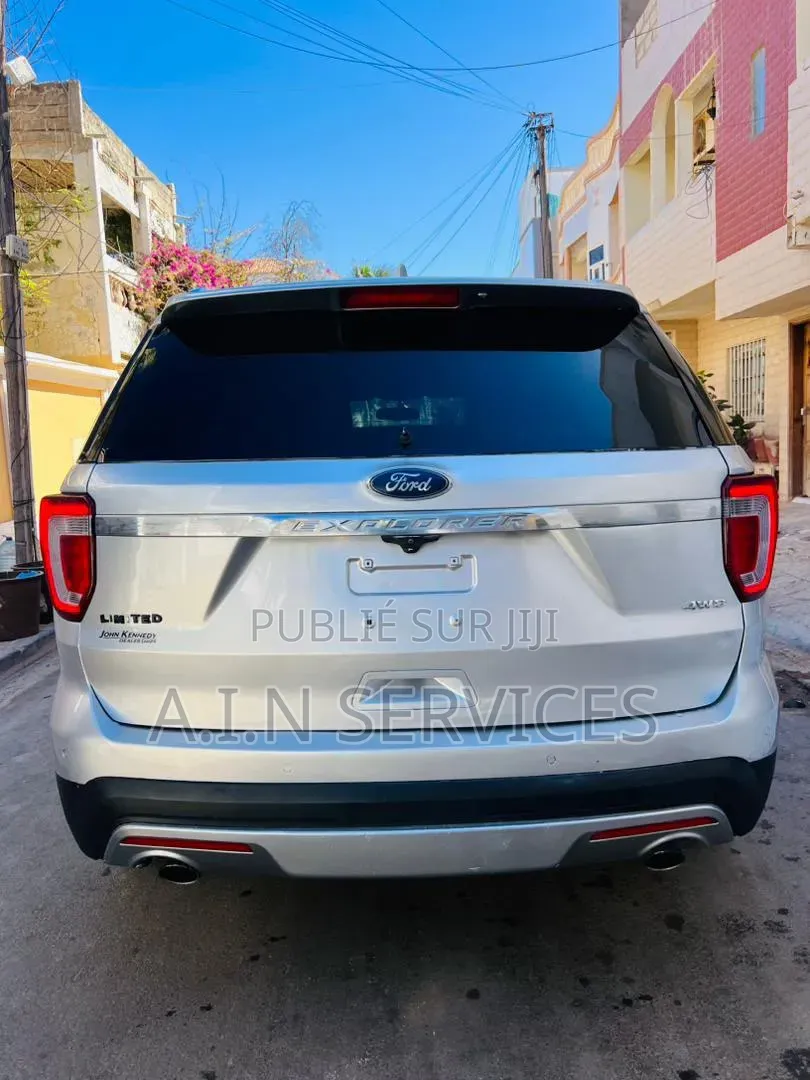 Ford Explorer 2017 Gris
