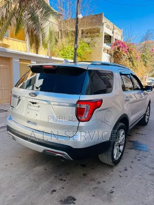 Ford Explorer 2017 Gris