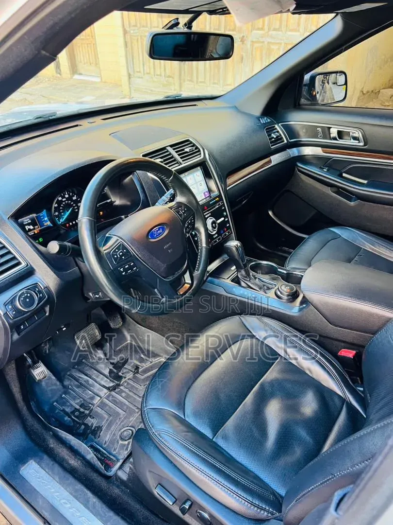 Ford Explorer 2017 Gris