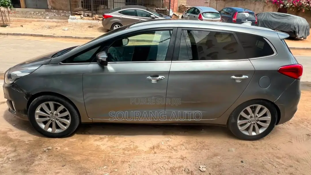 Kia Carens 2016 Gris